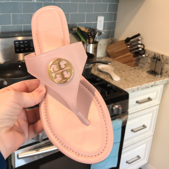 💥SOLD💥Tory Burch Sea Shell Pink Benton Sandals - Picture 7 of 8